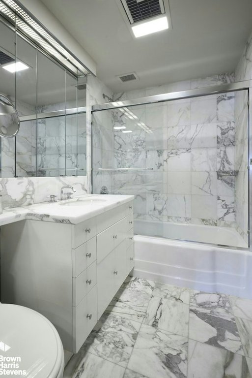 860 United Nations Plaza, Unit 20C photo 6