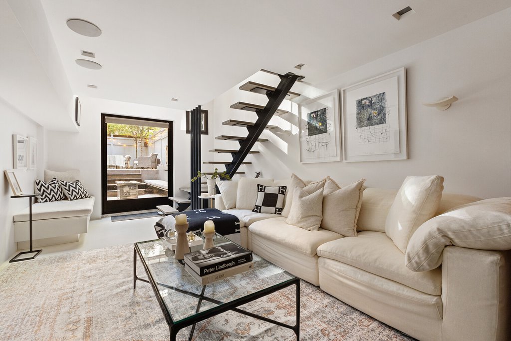 451 West 22nd Street, Unit DUPLEX photo 2