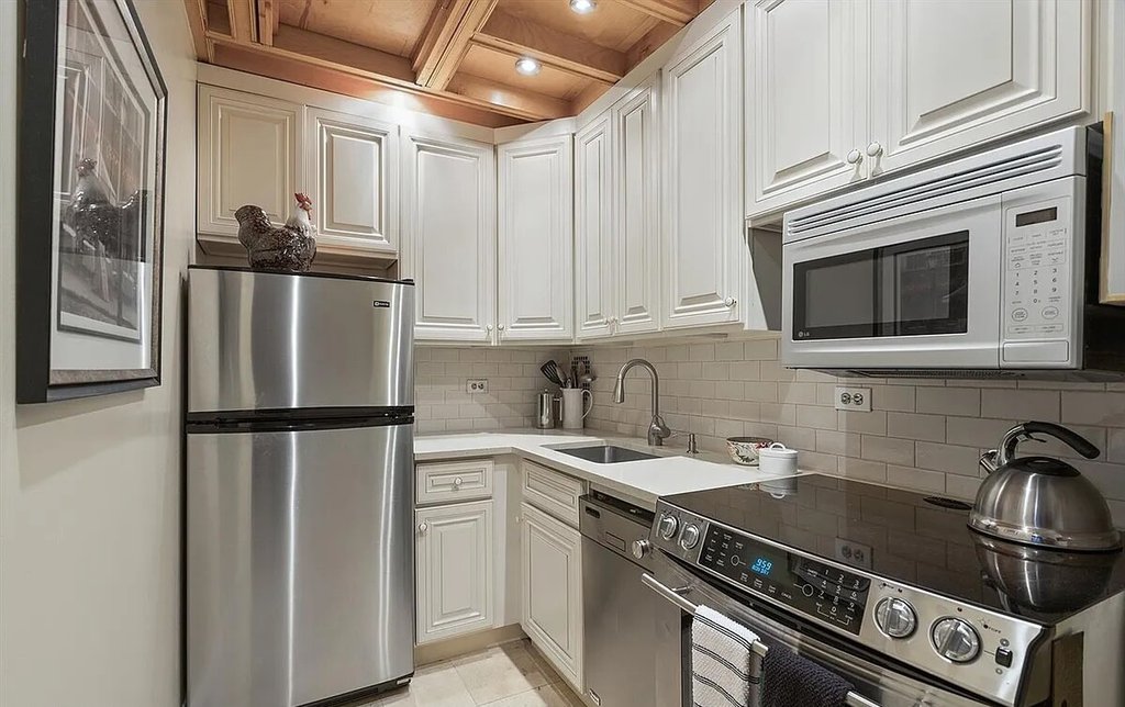 244 Madison Avenue, Unit 11F photo 2