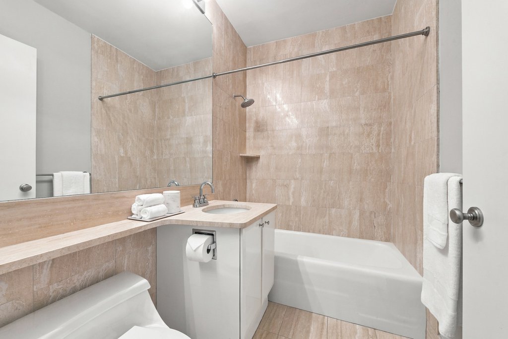 200 Riverside Boulevard, Unit 25E photo 6