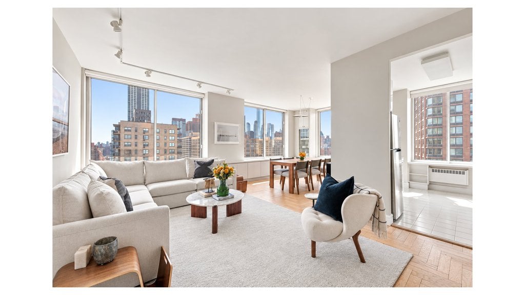 200 Riverside Boulevard, Unit 25E photo 7