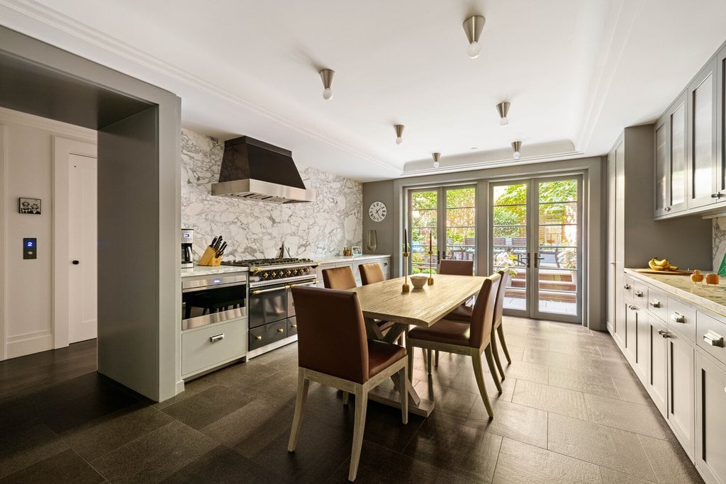 23 Middagh Street – For Sale photo 3