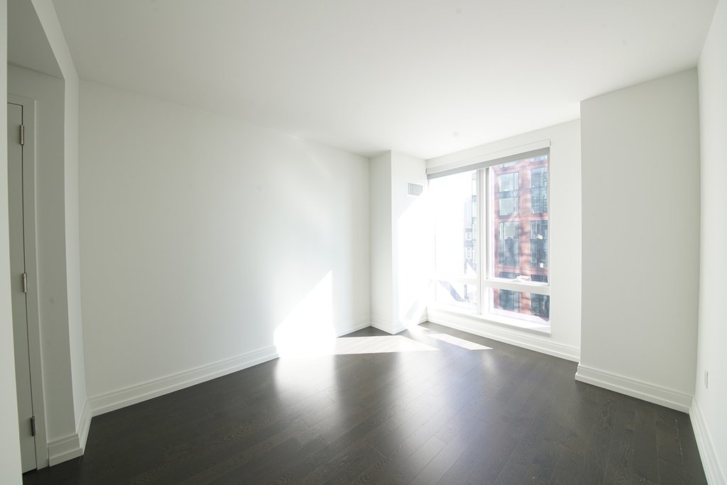 555 Tenth Avenue, Unit 35G photo 2