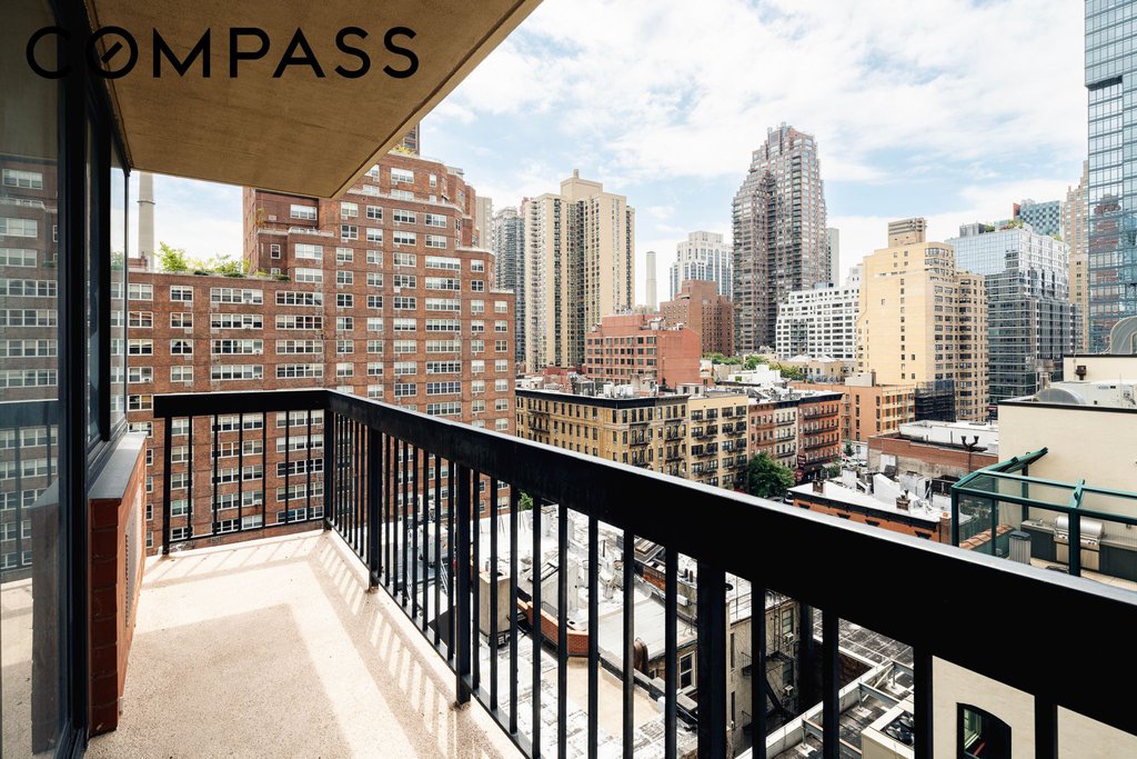 330 East 75th Street, Unit 10D photo 2