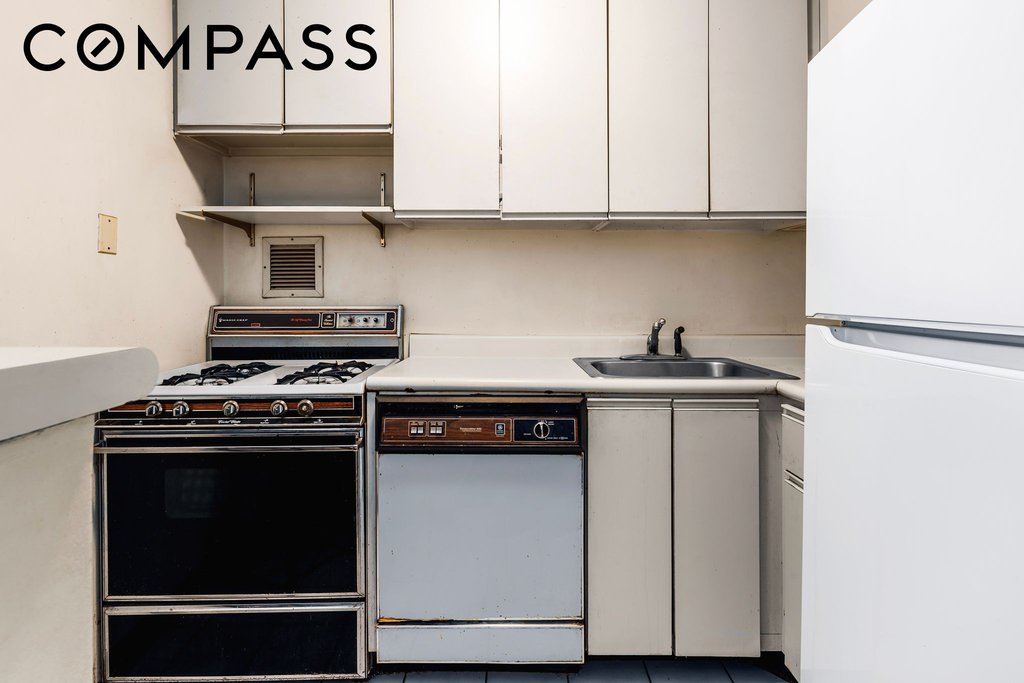 330 East 75th Street, Unit 10D photo 6