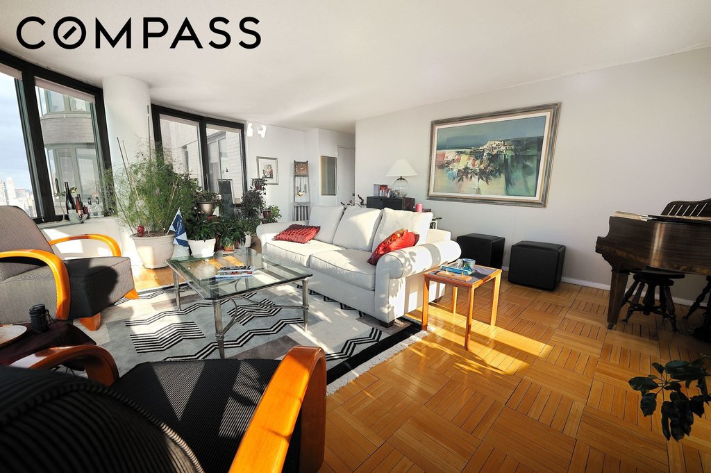 330 East 38th Street, Unit 54D photo 9