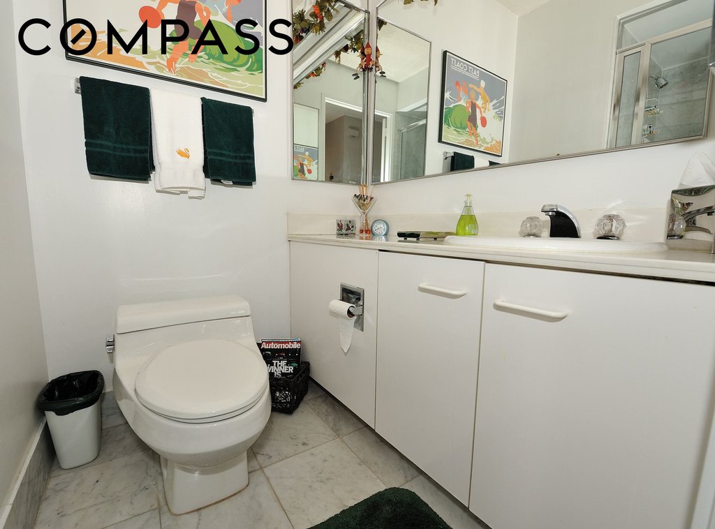 330 East 38th Street, Unit 54D photo 14