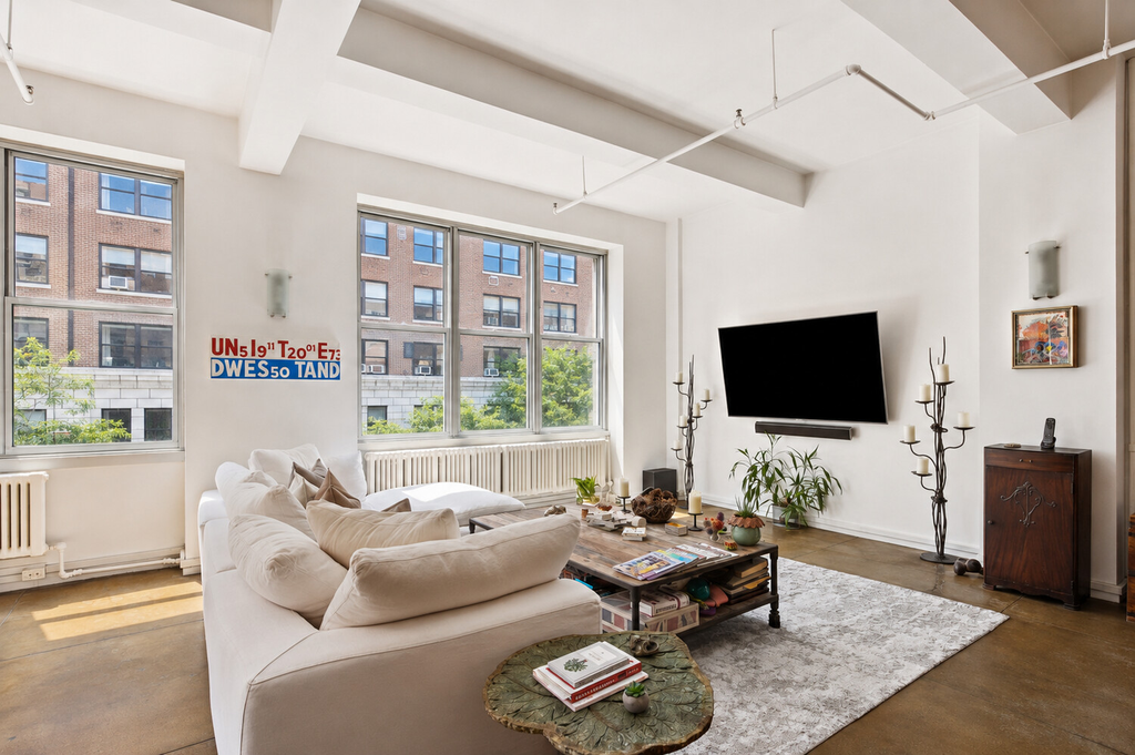 335 West 38th Street, Unit 3 photo 3