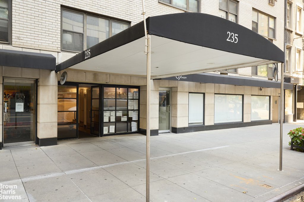 235 East 57th Street, Unit 16D photo 2