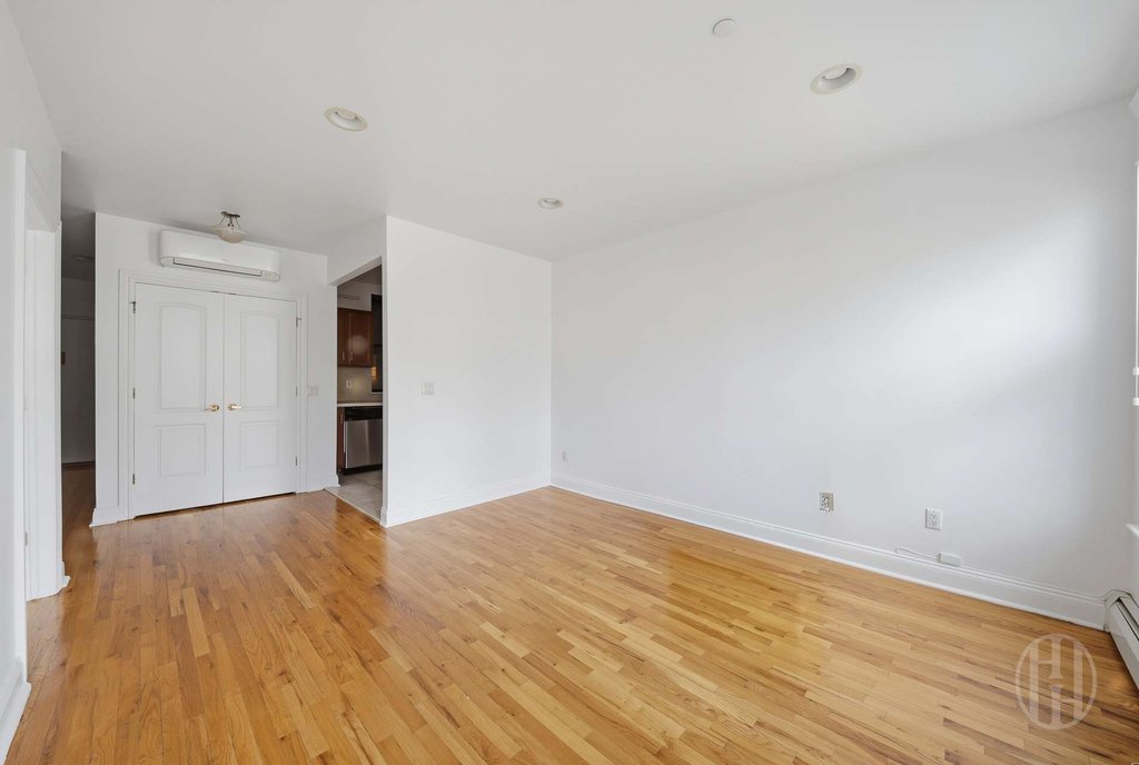 2098 Frederick Douglass Boulevard, Unit 4H photo 4