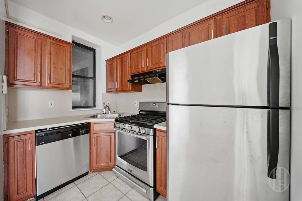 2098 Frederick Douglass Boulevard, Unit 4H photo 6