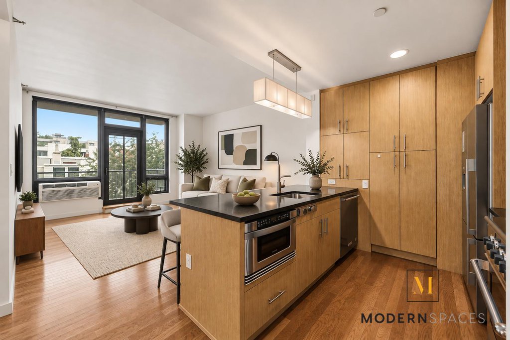 5-49 Borden Avenue, Unit 3H photo 3