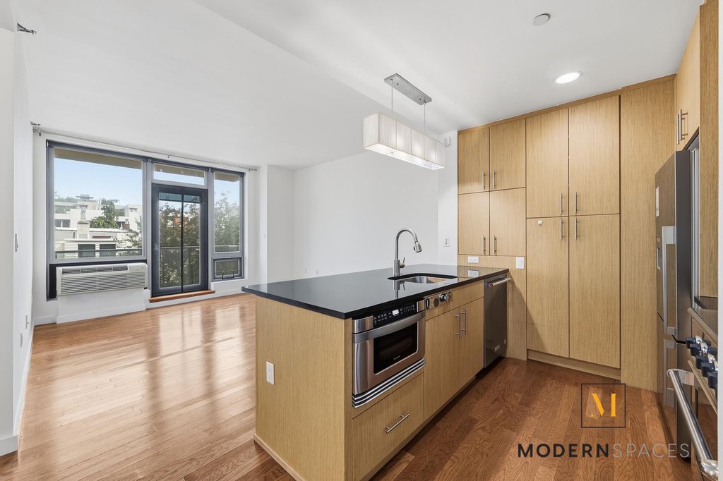 5-49 Borden Avenue, Unit 3H photo 4