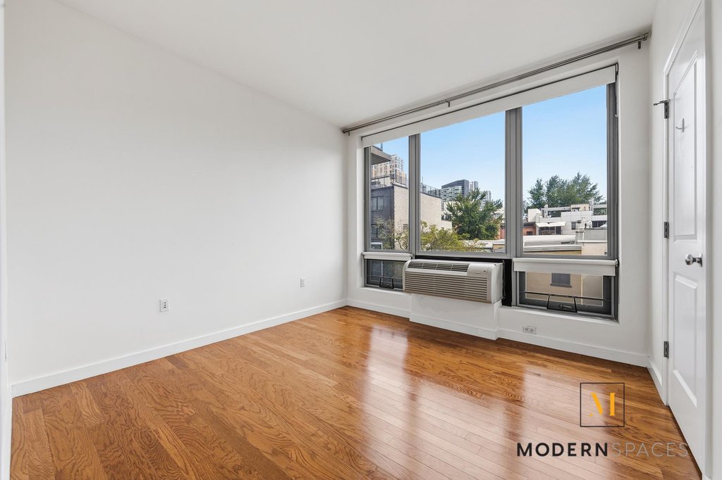 5-49 Borden Avenue, Unit 3H photo 9