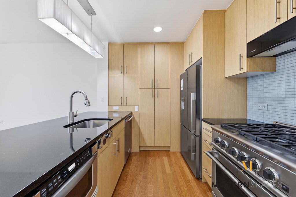 5-49 Borden Avenue, Unit 3H photo 12