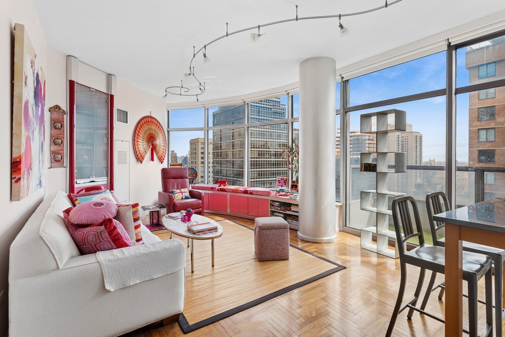 250 East 54th Street, Unit 29C photo 2