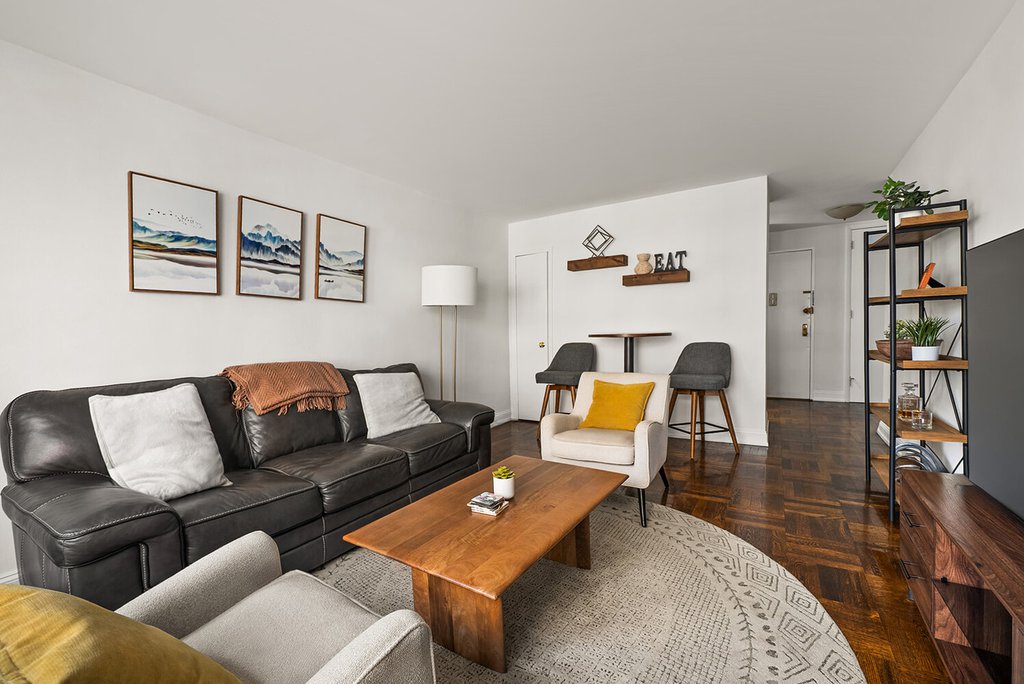 245 East 24th Street, Unit 9D photo 2