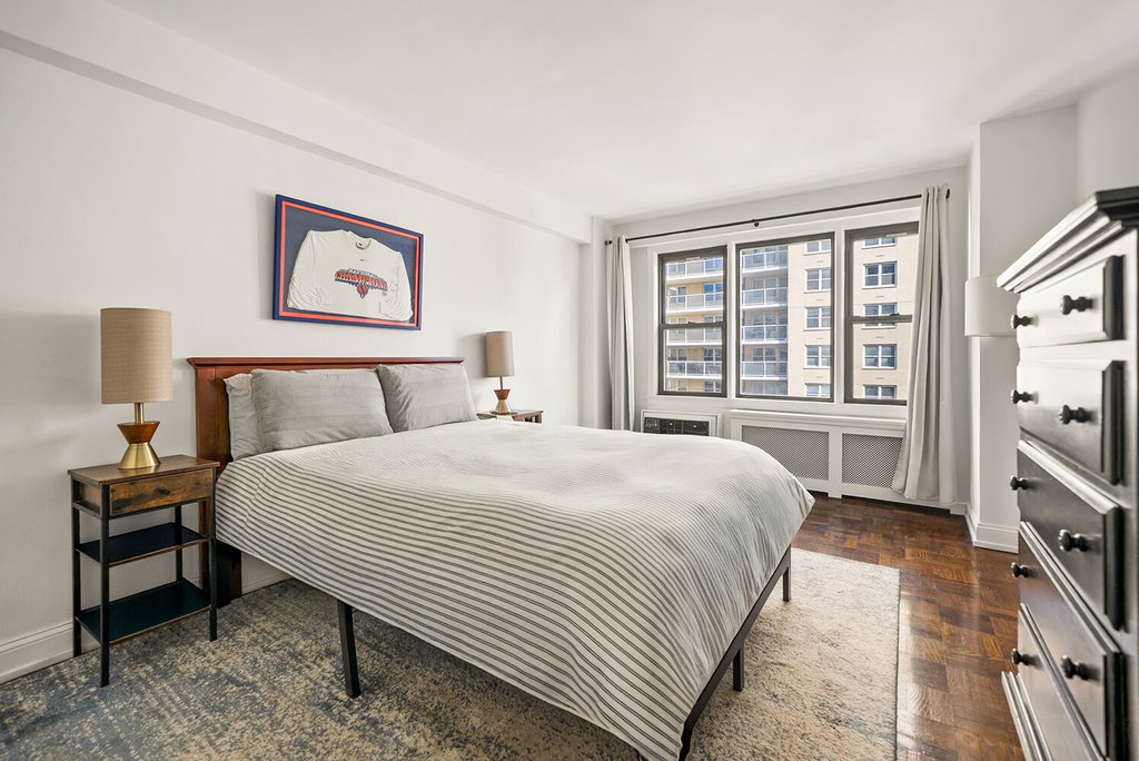 245 East 24th Street, Unit 9D photo 3