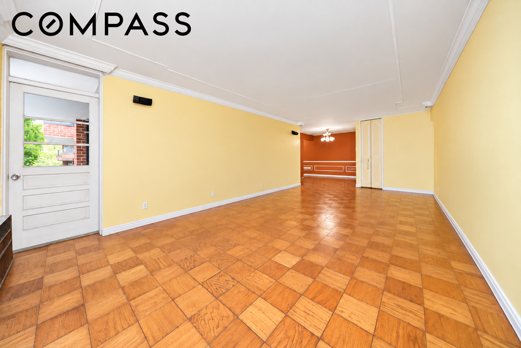 1199 East 53rd Street, Unit 2S photo 3