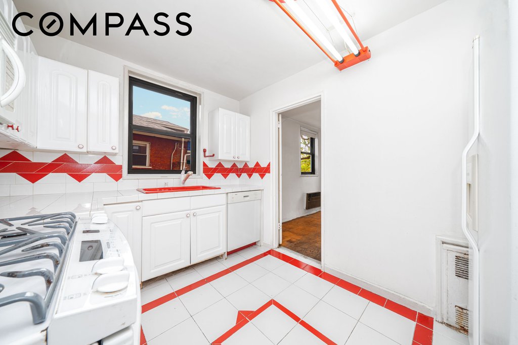 1199 East 53rd Street, Unit 2S photo 5