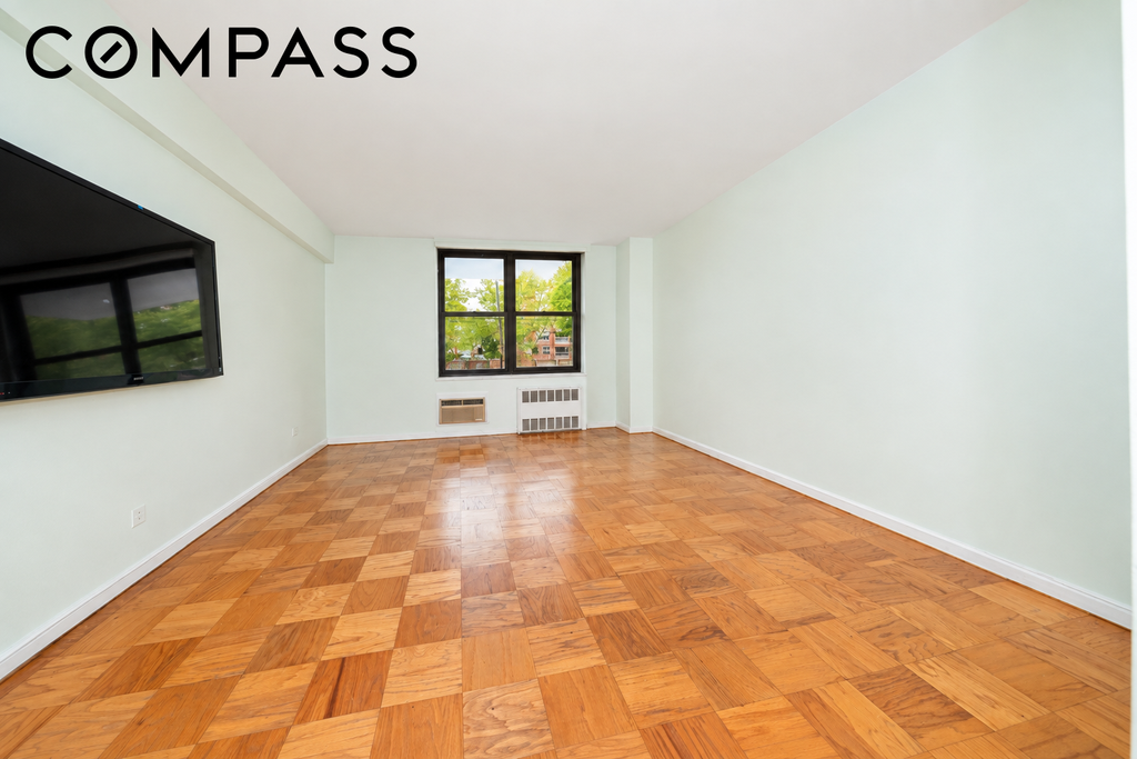 1199 East 53rd Street, Unit 2S photo 6