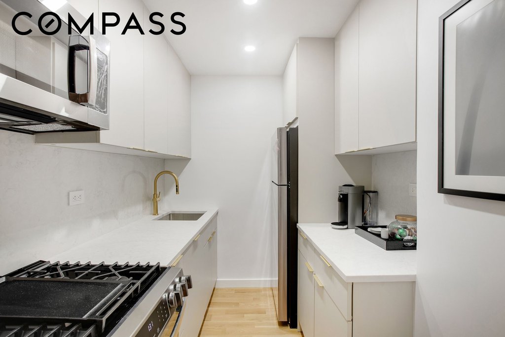 425 East 63rd Street, Unit W4J photo 4