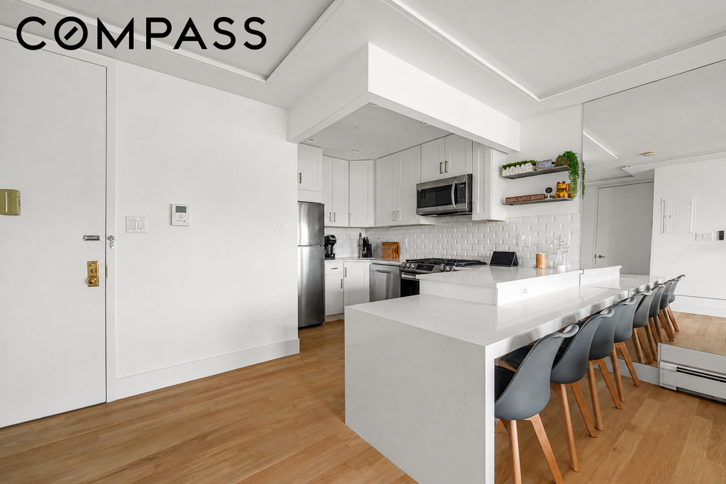 18 West 129th Street, Unit PHA photo 2