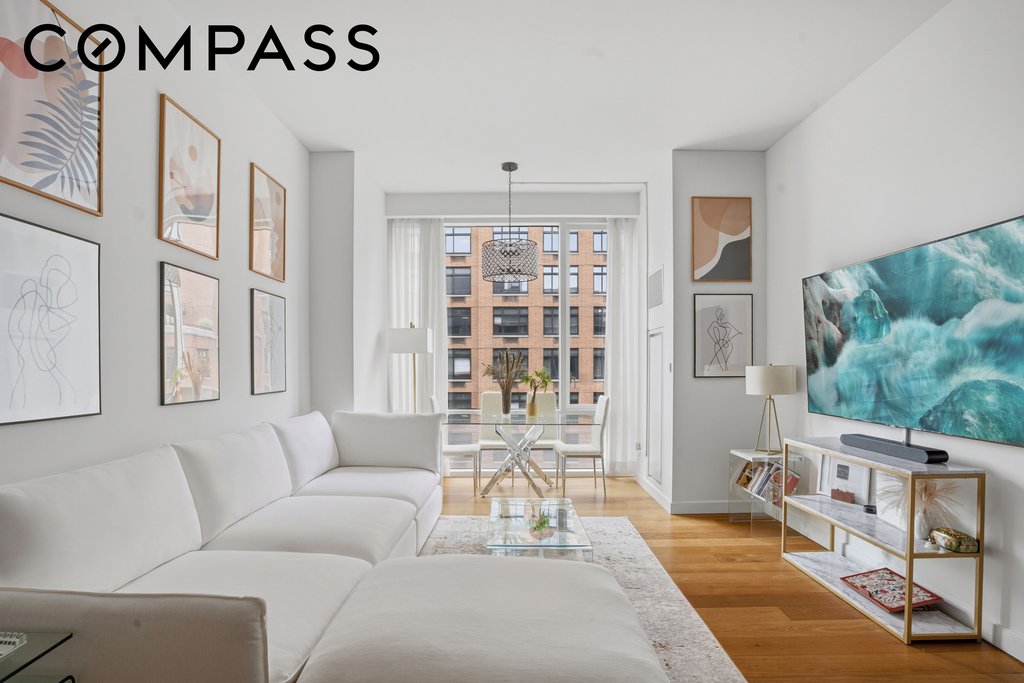 311 West Broadway, Unit 7D photo 2
