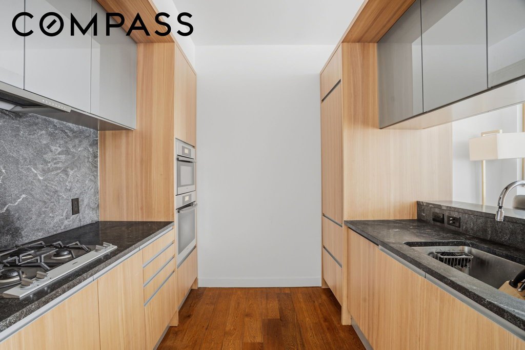 311 West Broadway, Unit 7D photo 5