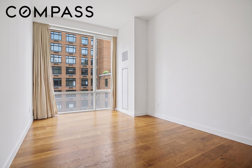 311 West Broadway, Unit 7D photo 11