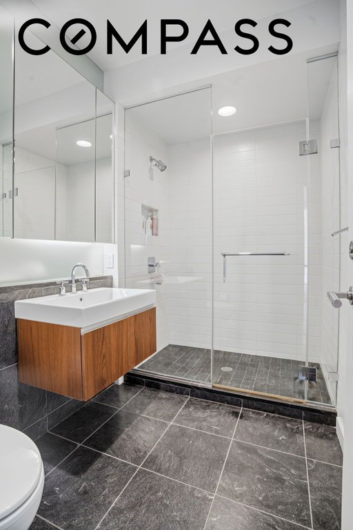 311 West Broadway, Unit 7D photo 12