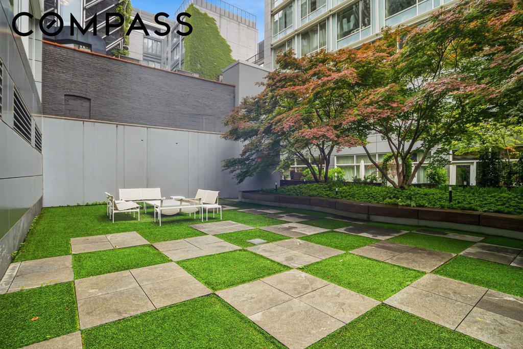 311 West Broadway, Unit 7D photo 15