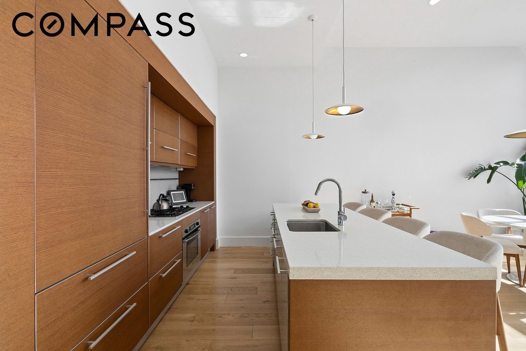 360 Furman Street, Unit 305 photo 3