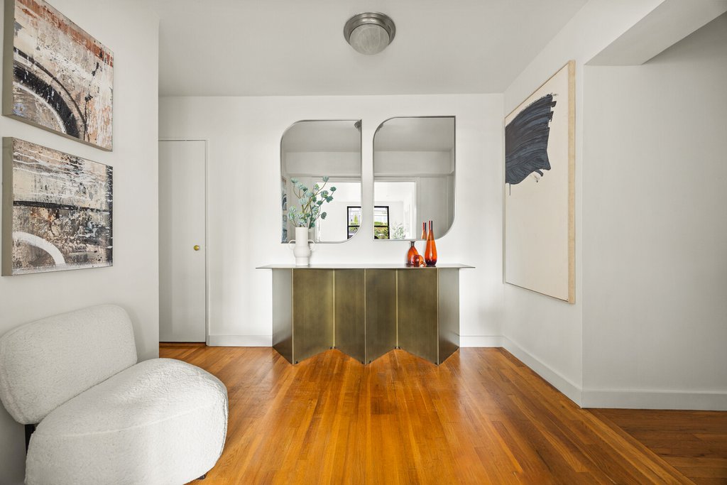 100 Bank Street, Unit 4B photo 4