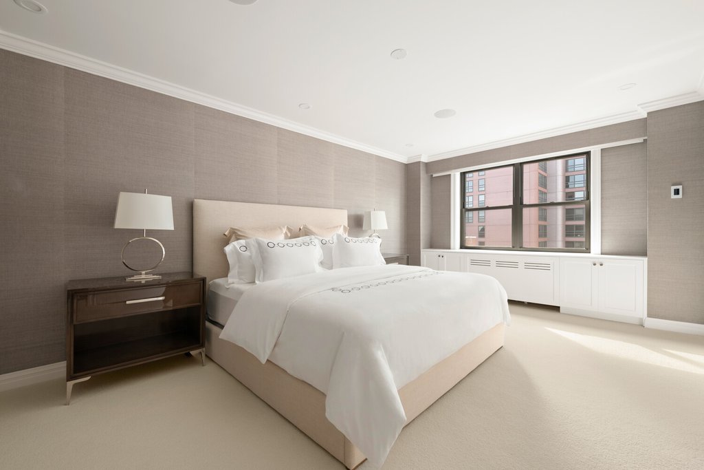50 Sutton Place South, Unit 19A photo 11