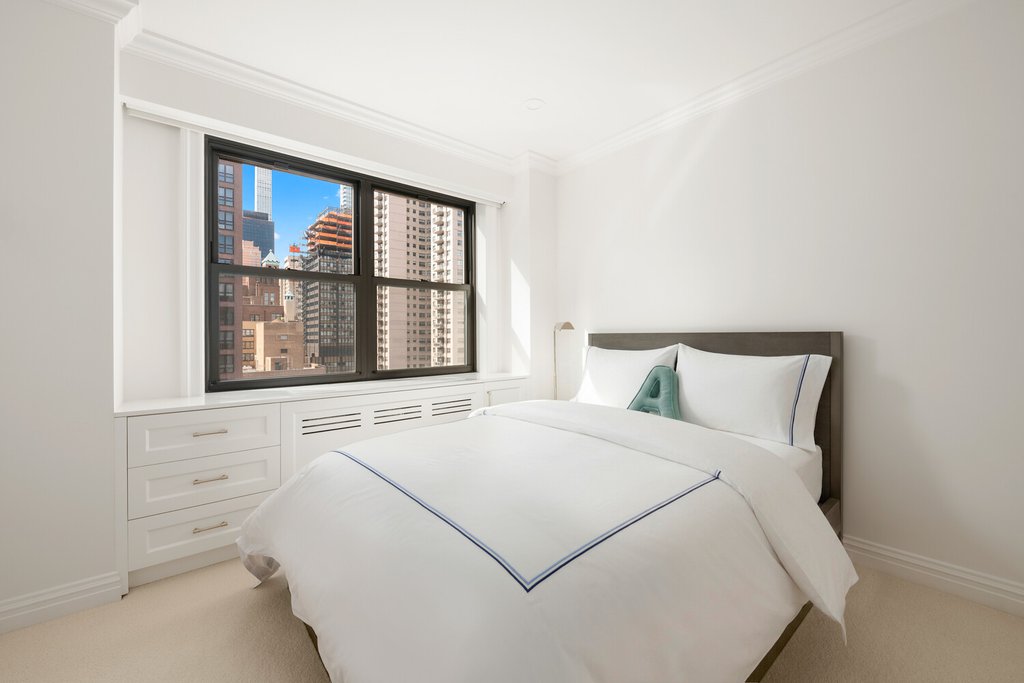50 Sutton Place South, Unit 19A photo 14