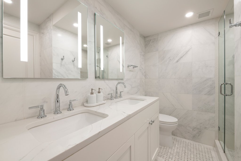 50 Sutton Place South, Unit 19A photo 17