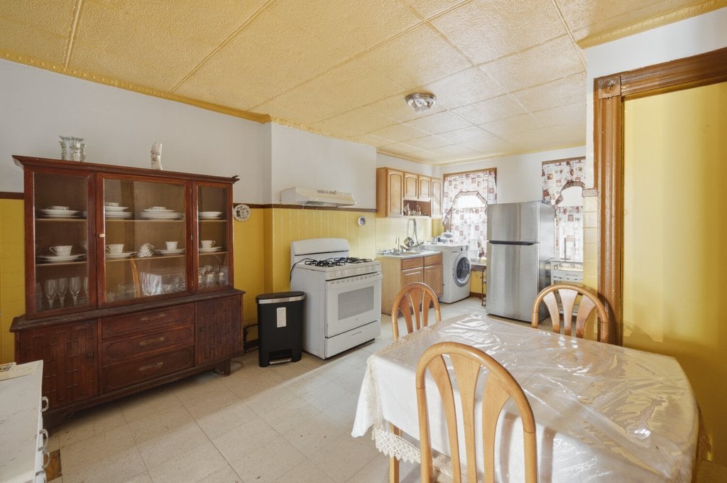 343 Gates Avenue – For Sale photo 15