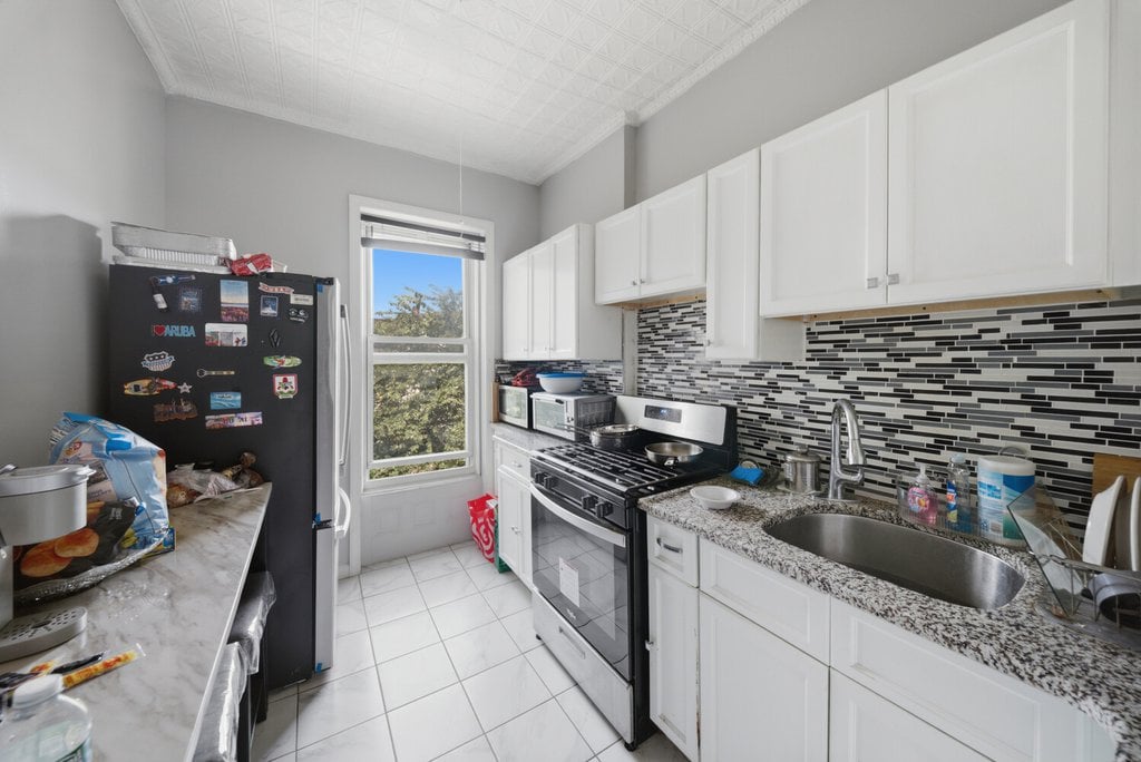 343 Gates Avenue – For Sale photo 22