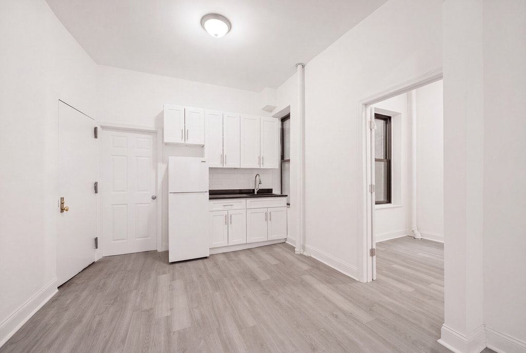 32 Second Avenue, Unit 4 photo 3