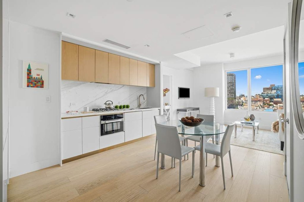 208 Delancey Street, Unit 11D photo 2