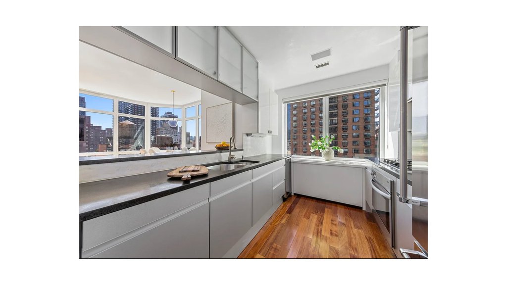 300 East 55th Street, Unit 11D photo 3