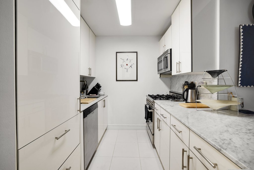 322 West 57th Street, Unit 27M photo 7