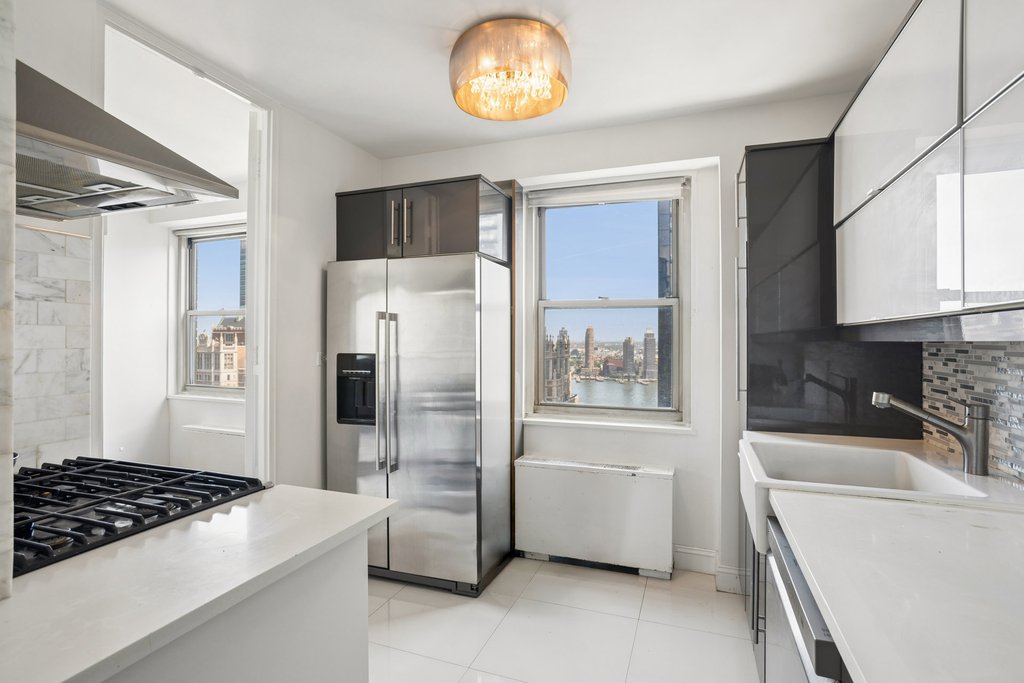 300 East 40th Street, Unit 31C photo 7