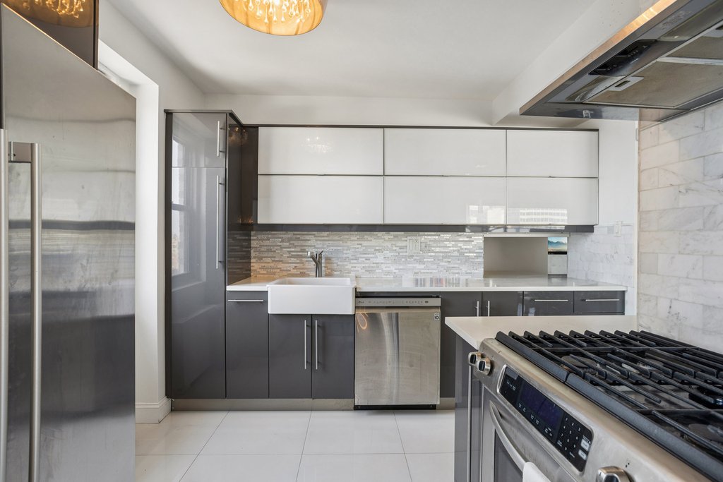 300 East 40th Street, Unit 31C photo 8