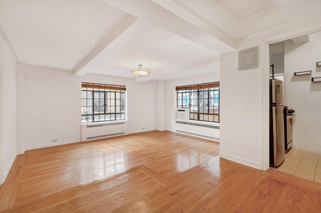 10 Park Avenue, Unit 8A photo 2