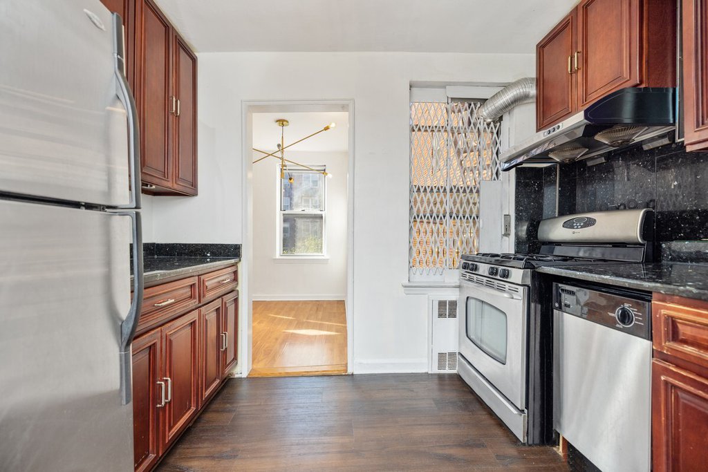 67-10 108th Street, Unit 4A photo 2