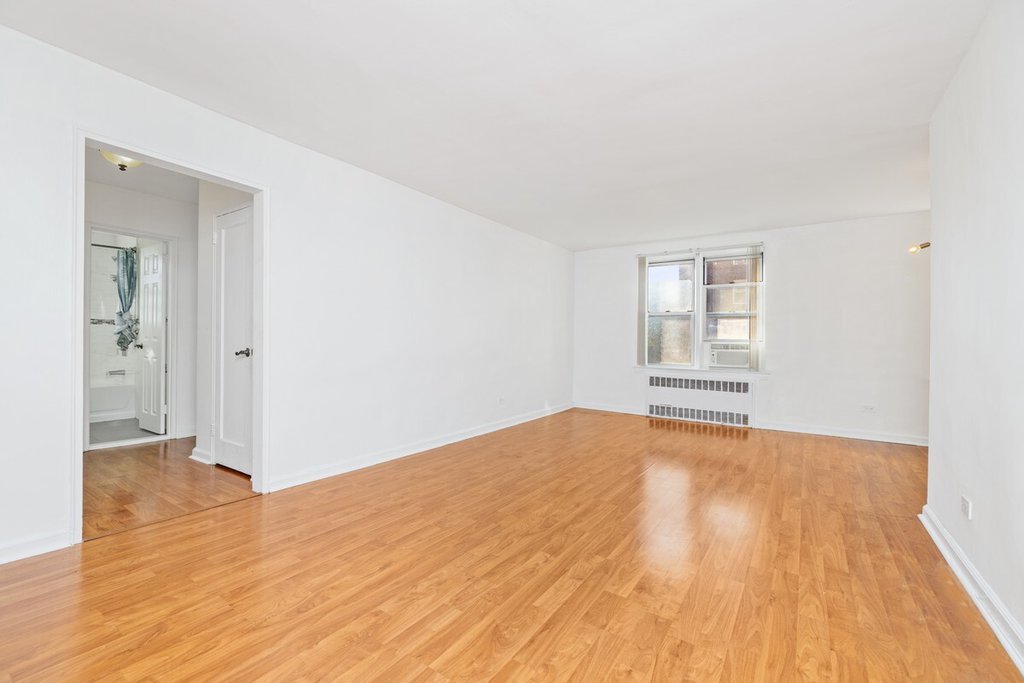 67-10 108th Street, Unit 4A photo 4