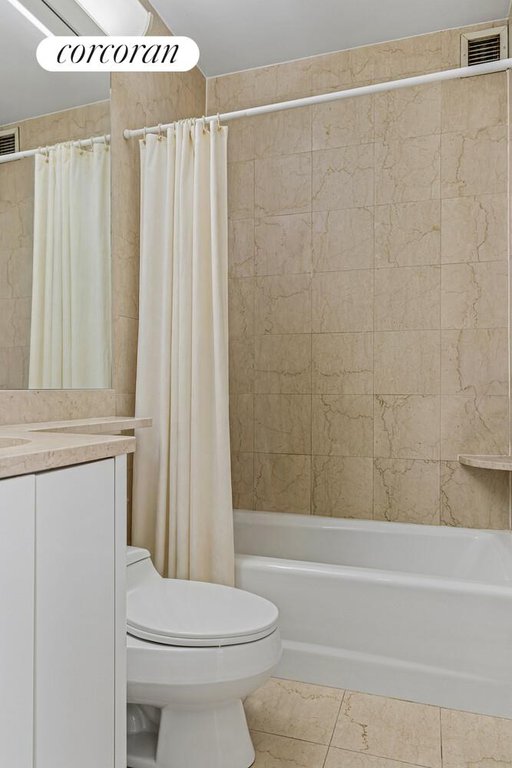 200 East 69th Street, Unit 4R photo 3