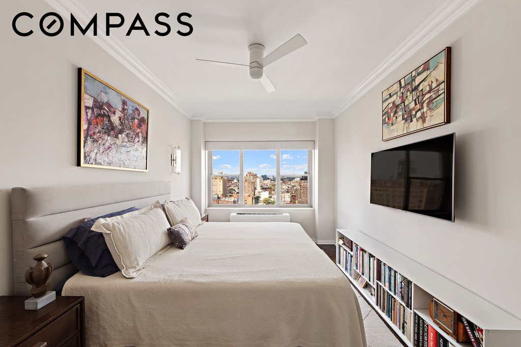 2 Fifth Avenue, Unit 18M photo 5